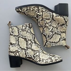 NWT Nordstrom Nohazina-Lea Caramel Snake Print Heel Ankle Boots Size: